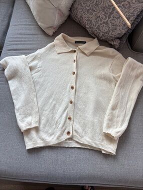 Brandy Melville Made In Italy Creme Collared Button Cardigan 80% Wool Soft Girl